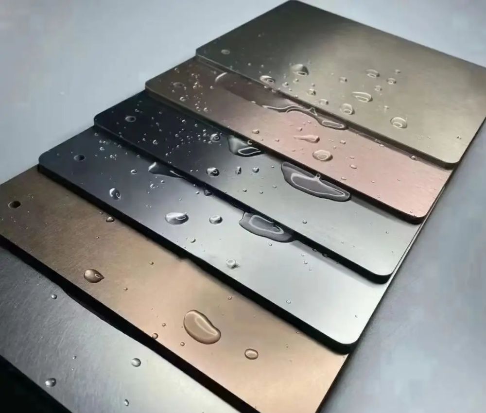 Tấm ốp than tre là vật liệu được sản xuất từ bột tre tự nhiên nung hoạt tính