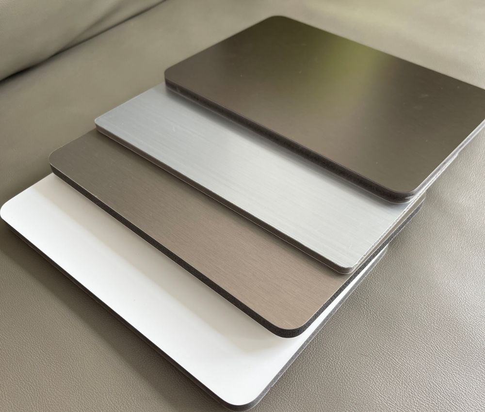 Tấm ốp than tre là vật liệu ốp trang trí được sản xuất từ bột tre tự nhiên