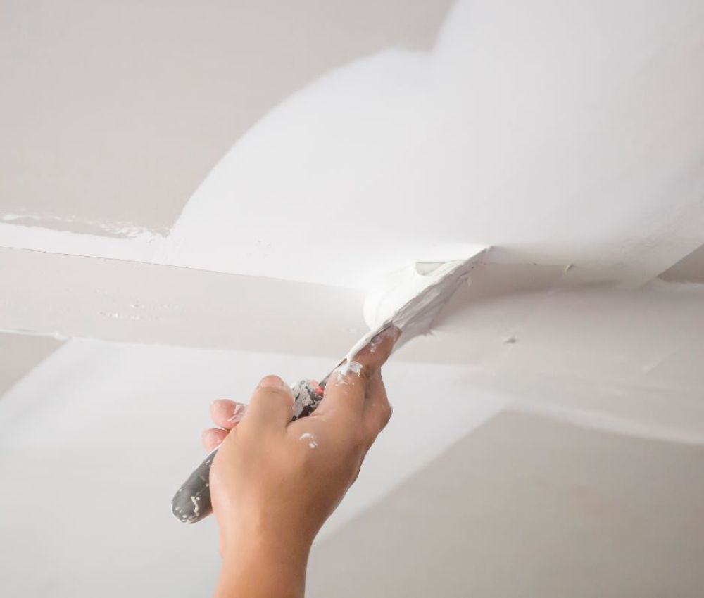 Chi phí sửa chữa nứt góc trần nhà phụ thuộc vào nhiều yếu tố