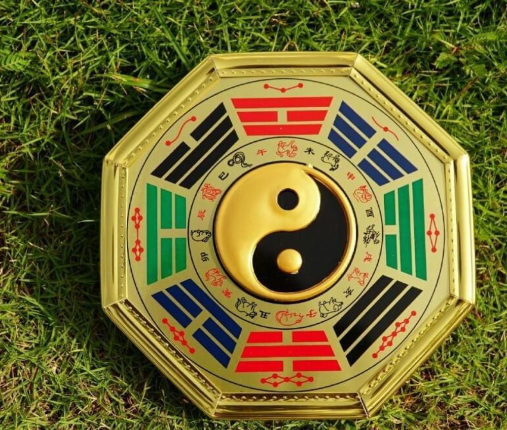Treo gương bát quái lồi