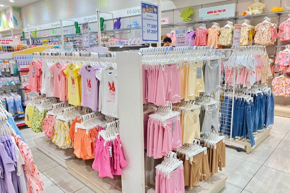 Nguyên tắc khi trang trí shop quần áo trẻ em diện tích nhỏ