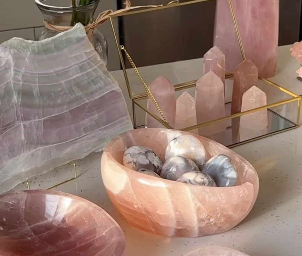 Decor đá thạch anh trong nhà vệ sinh giúp cân bằng năng lượng