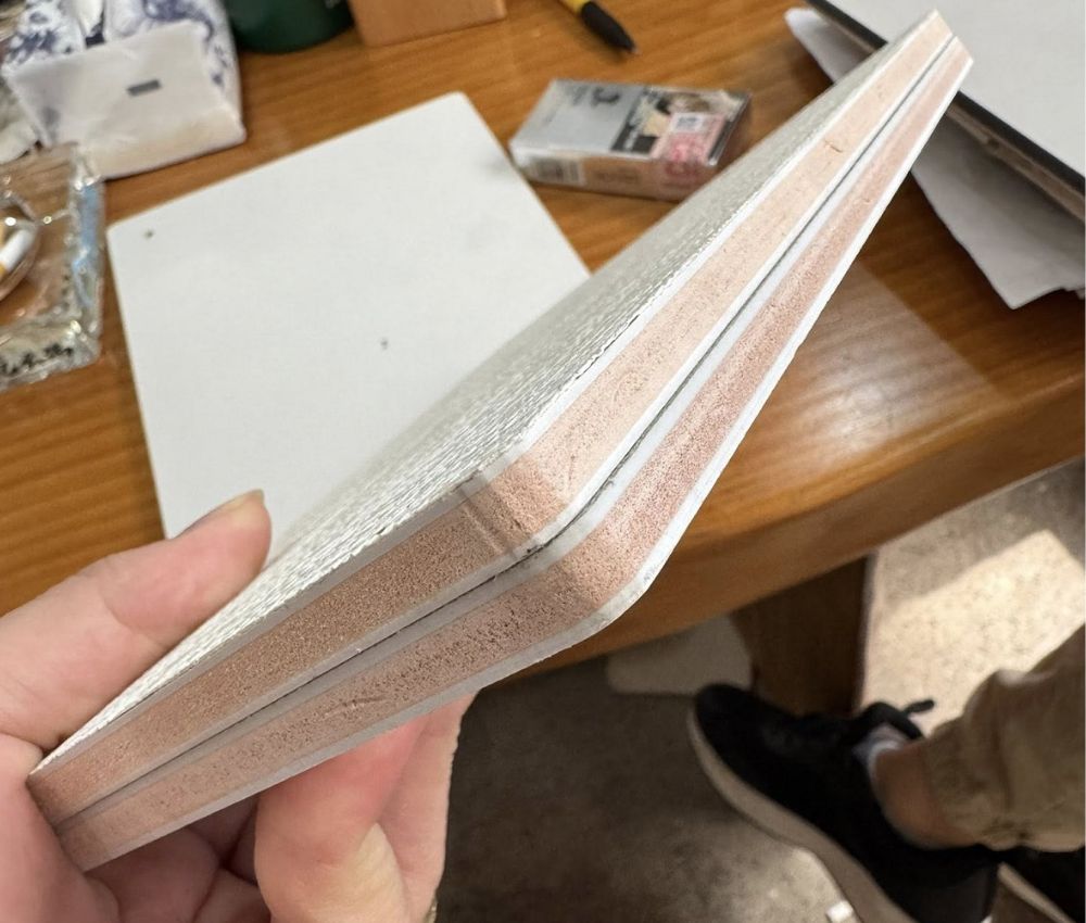 Độ dày ảnh hưởng trực tiếp đến chi phí vật liệu