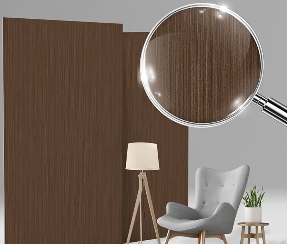 Tấm ốp than tre có khả năng chịu va đập mạnh, chống thấm nước tốt