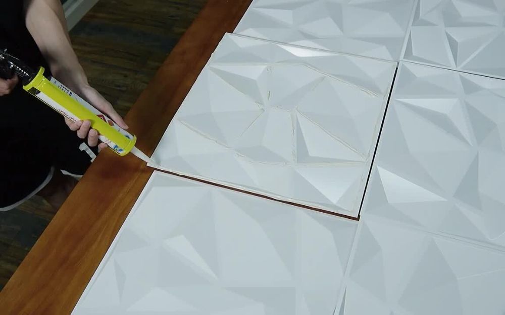 Tấm nhựa PVC được sản xuất từ nhựa PVC nguyên sinh hoặc tái chế