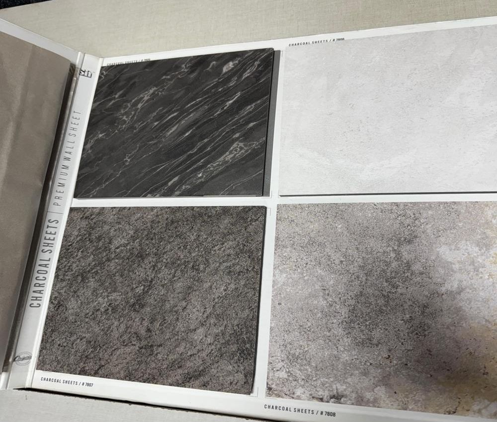 Giá tấm ốp than tre vân kim loại khoảng 350.000 – 750.000 VNĐ/m²