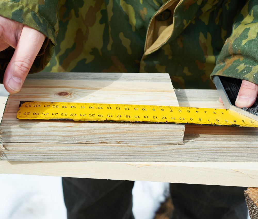 Việc thi công vách CNC yêu cầu độ chính xác cao để đảm bảo thẩm mỹ