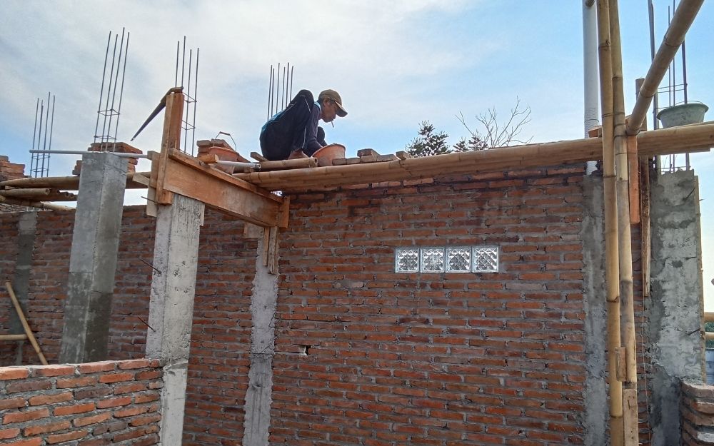 Đối với nhà 2 tầng, tường bao quanh nhà nên ưu tiên xây tường 20