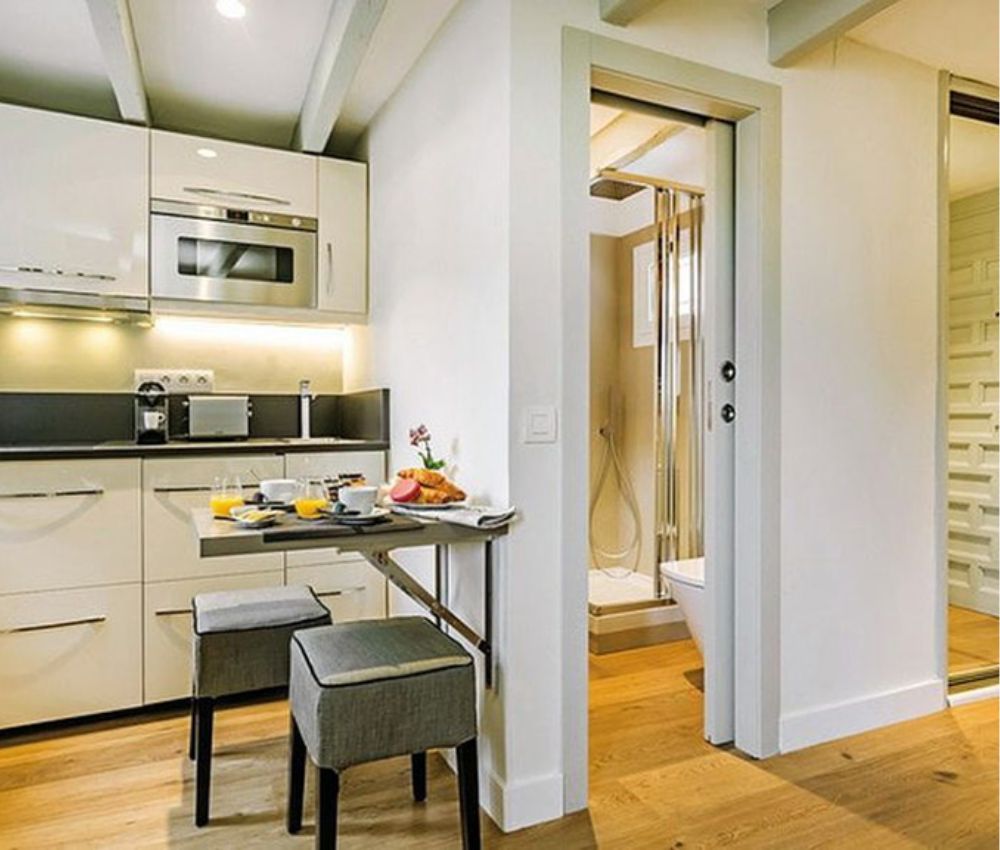 Bố trí bếp gần nhà vệ sinh do không gian nhỏ