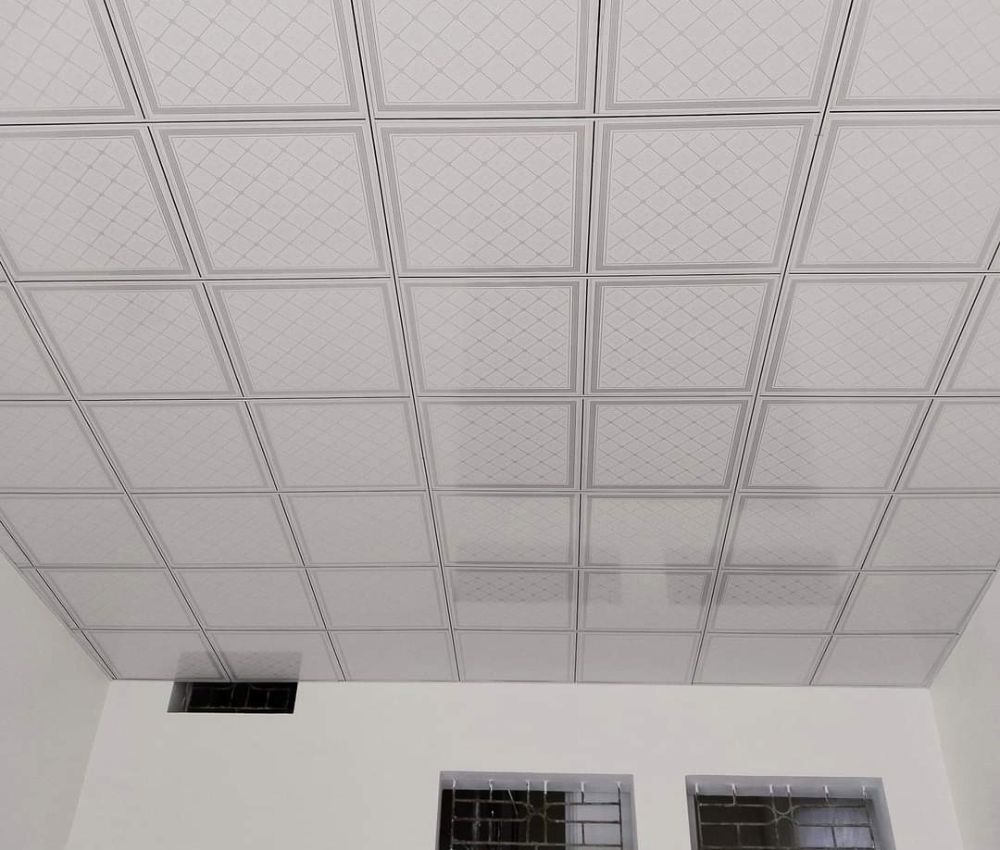 Thiết kế trần thông thoáng, có lớp cách nhiệt ngay từ đầu