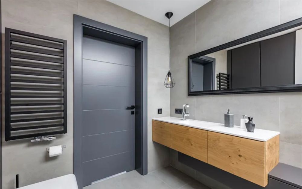 Cửa nhà vệ sinh tại khách sạn thường có kích thước 80x90x210cm